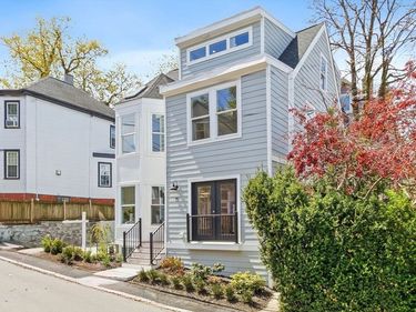 15 Spring Hill Ter, Somerville, MA 02143