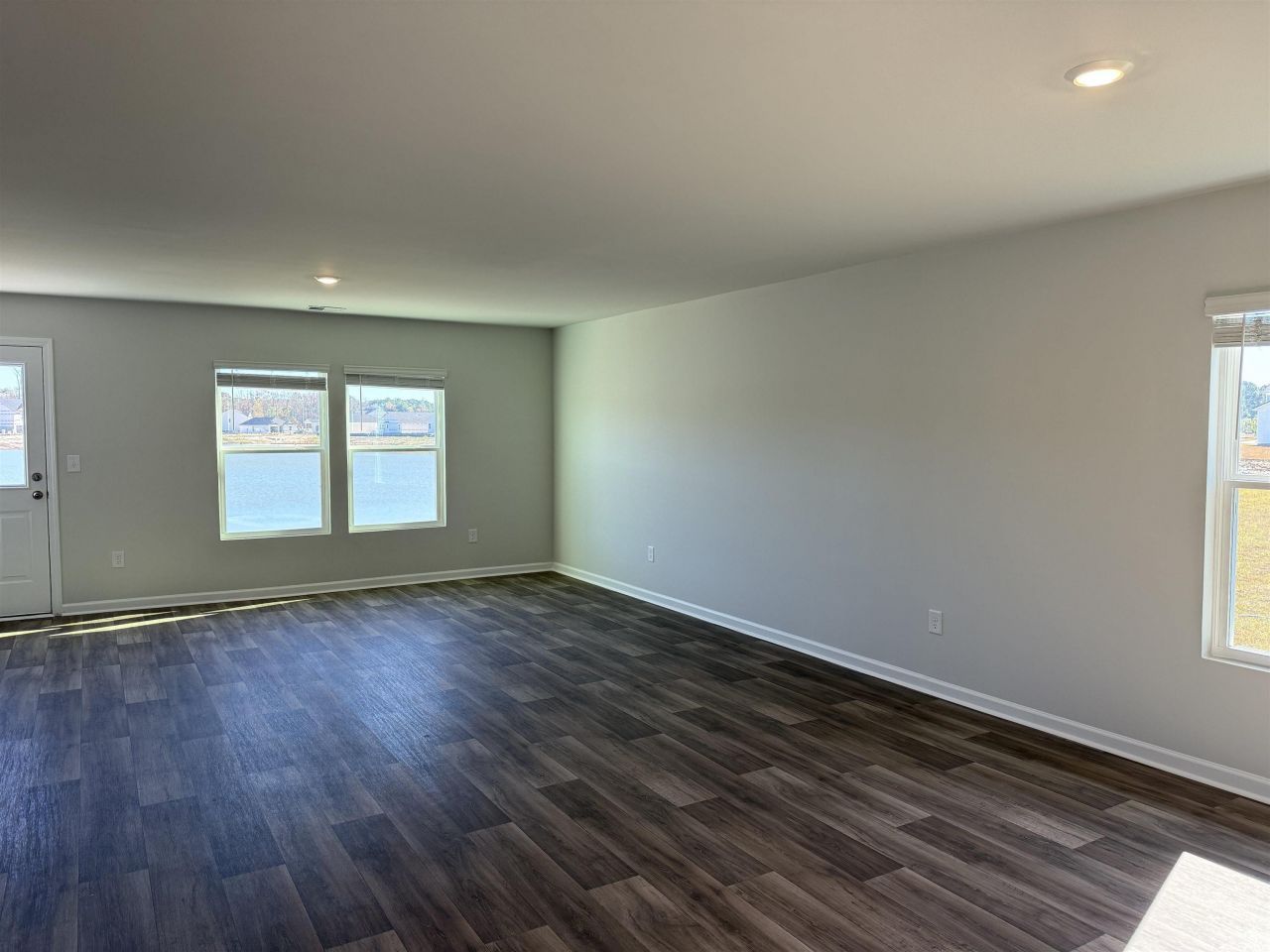 517 Cambria Dr Photo 4