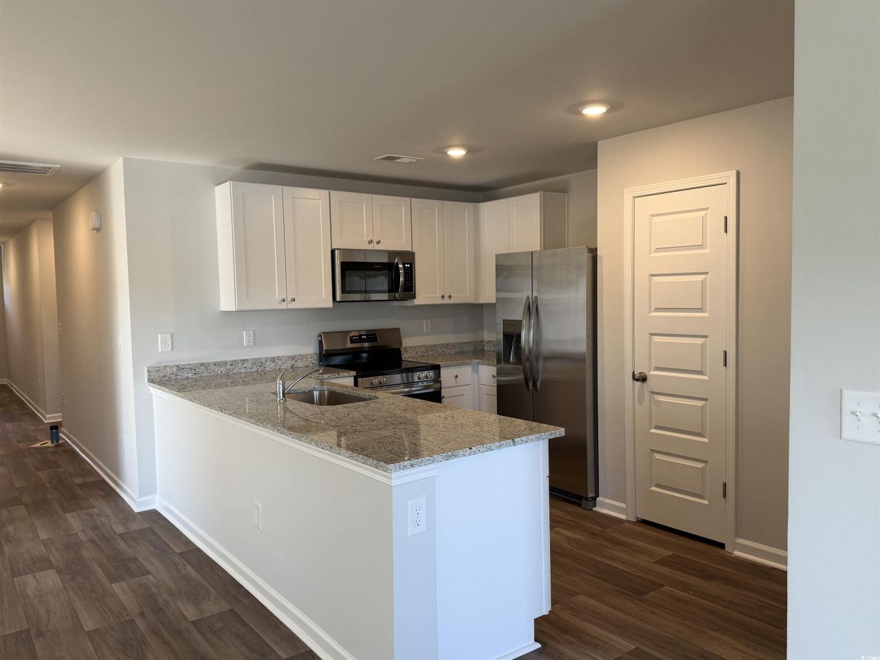 517 Cambria Dr Photo 6