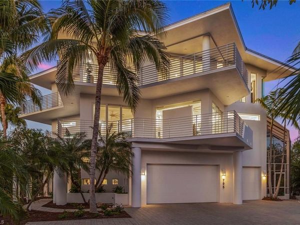 795 Waterside DR, MARCO ISLAND, FL 34145