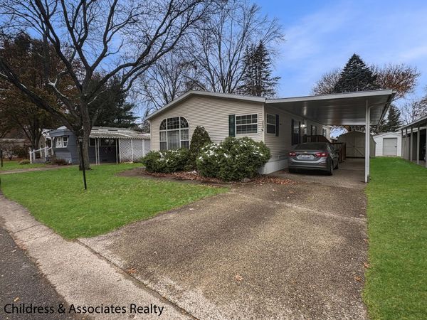 5527 Goldfinch Drive NE, Belmont, MI 49306