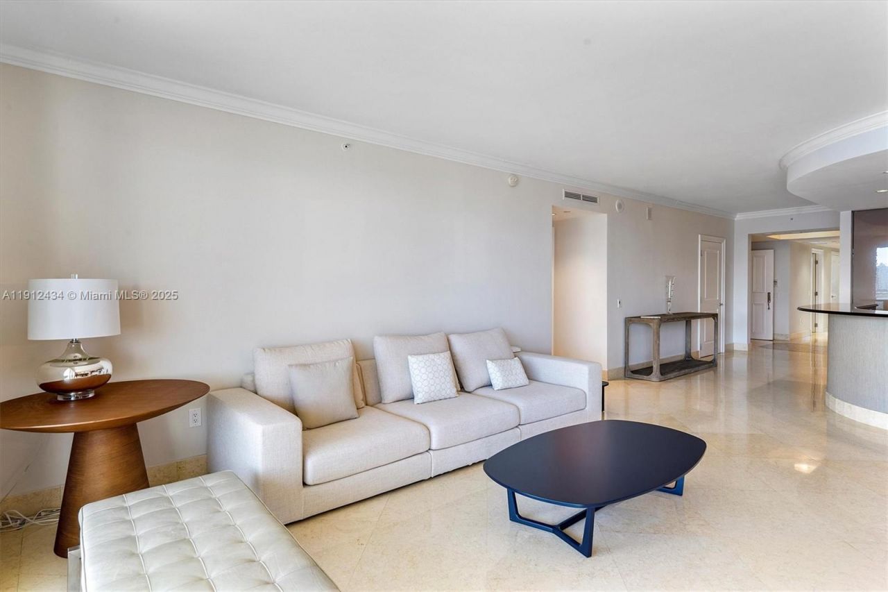 6000 Island Blvd, Unit 1007, Aventura, FL 33160 Photo