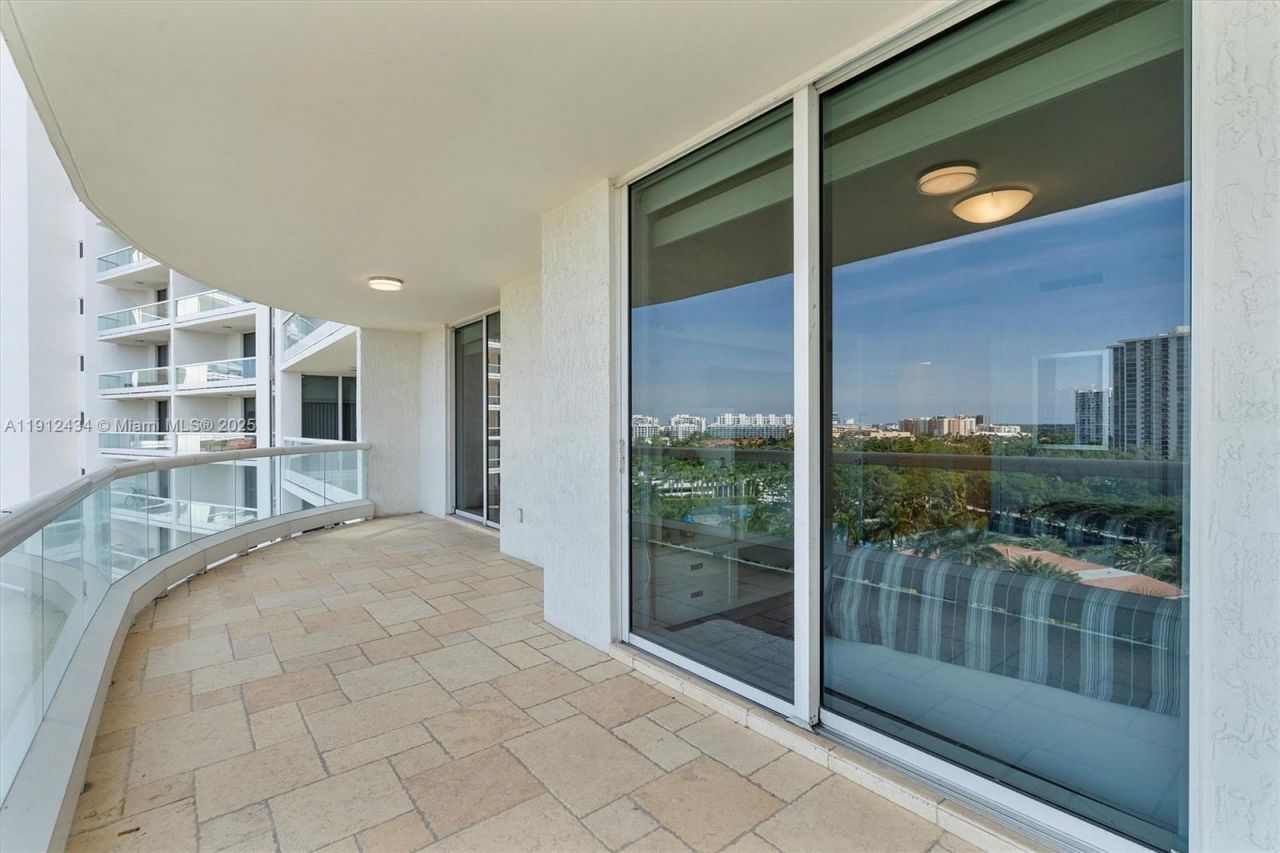6000 Island Blvd, Unit 1007, Aventura, FL 33160 Photo