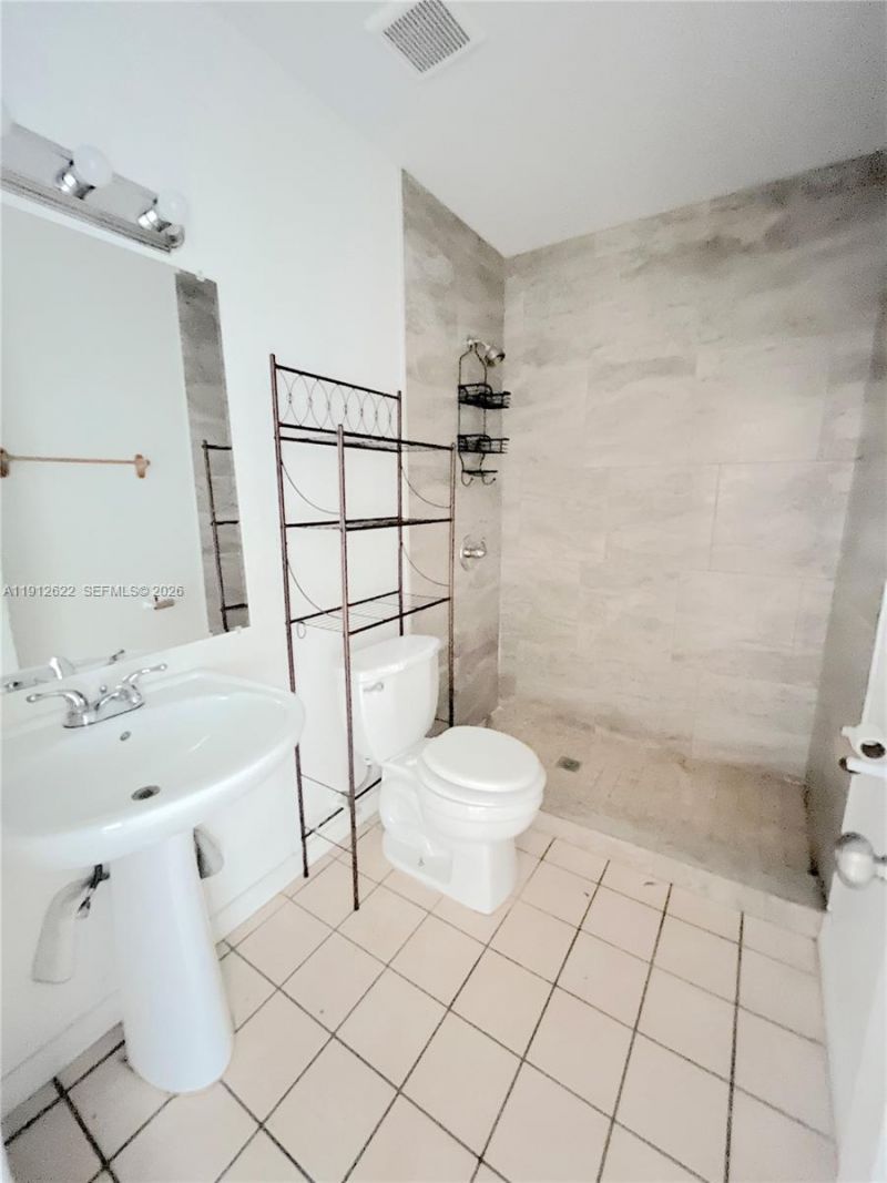 18240 NW 41st Pl, Unit 2, Miami Gardens, FL 33055 Photo