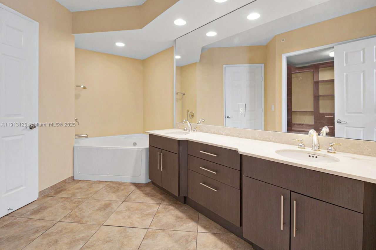 3370 Hidden Bay Dr, Unit 804, Aventura, FL 33180 Photo