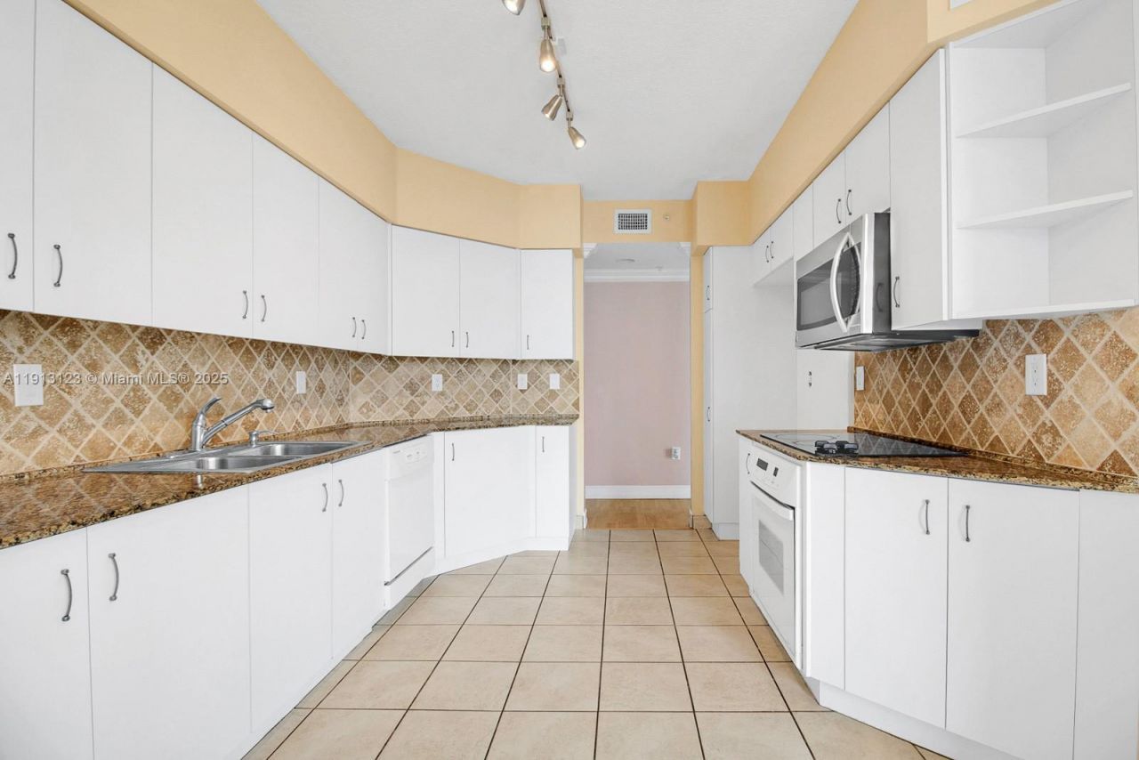 3370 Hidden Bay Dr, Unit 804, Aventura, FL 33180 Photo