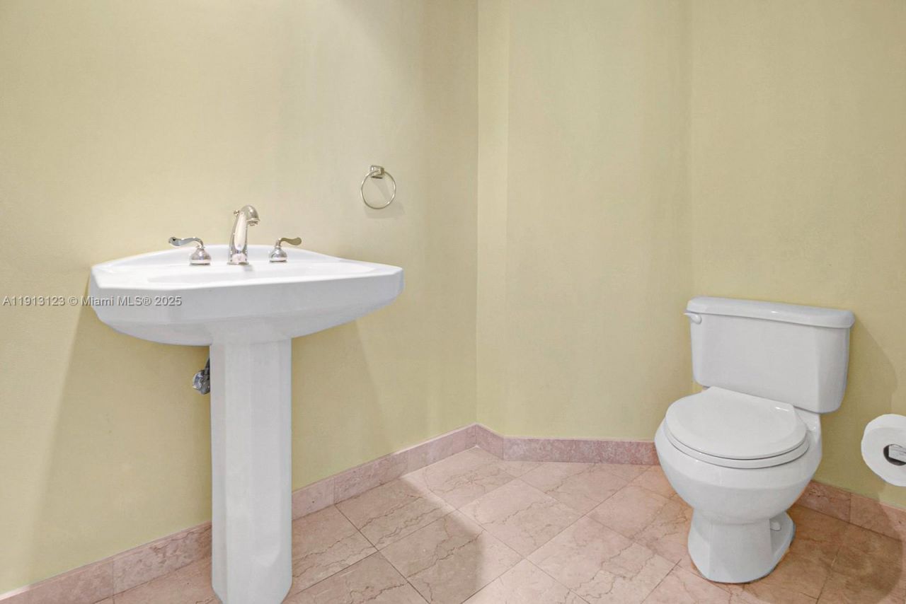 3370 Hidden Bay Dr, Unit 804, Aventura, FL 33180 Photo