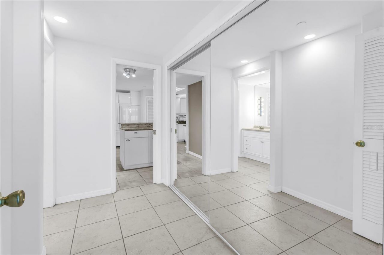 1 Beach Drive Se, Unit 810, Saint Petersburg, FL 33701 Photo