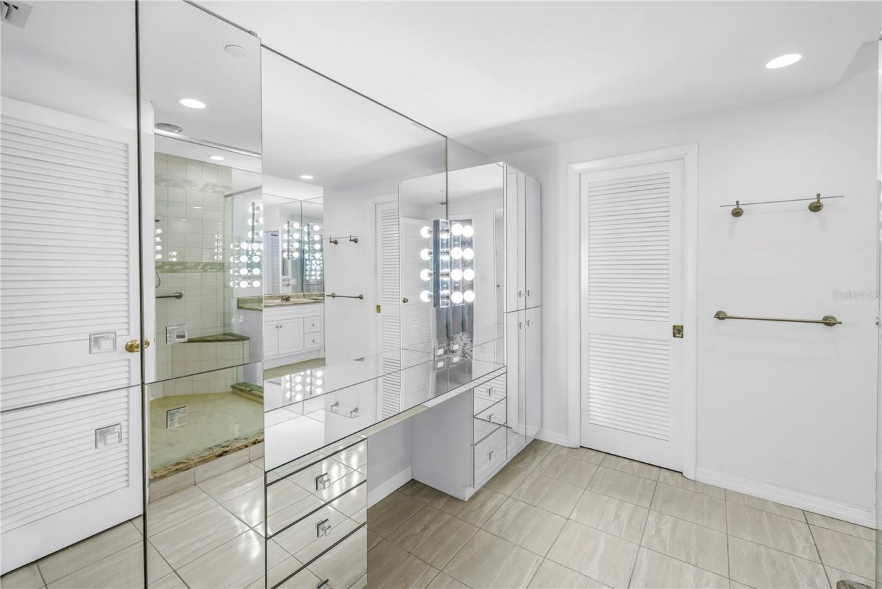 1 Beach Drive Se, Unit 810, Saint Petersburg, FL 33701 Photo