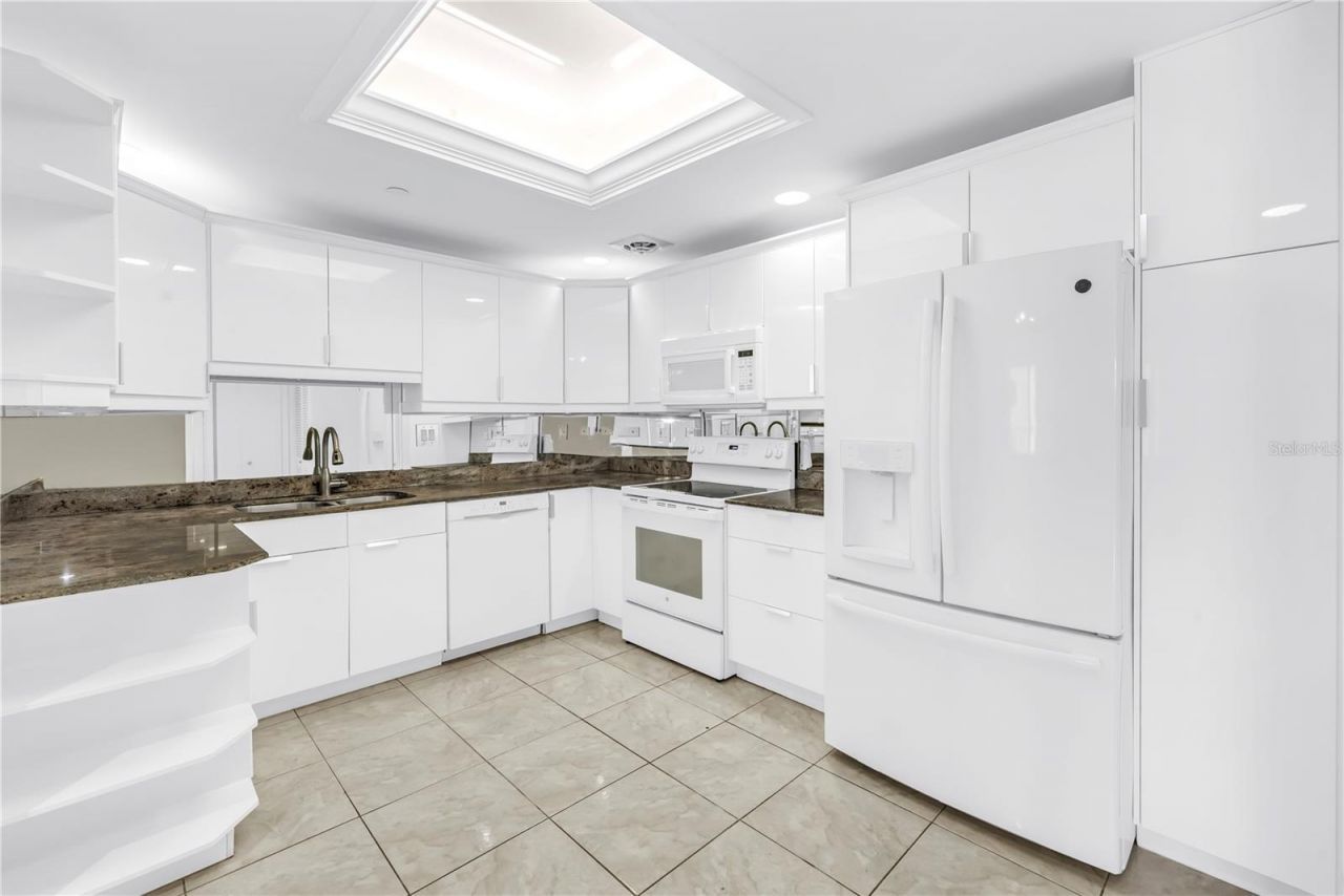 1 Beach Drive Se, Unit 810, Saint Petersburg, FL 33701 Photo