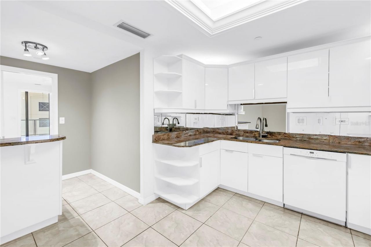 1 Beach Drive Se, Unit 810, Saint Petersburg, FL 33701 Photo