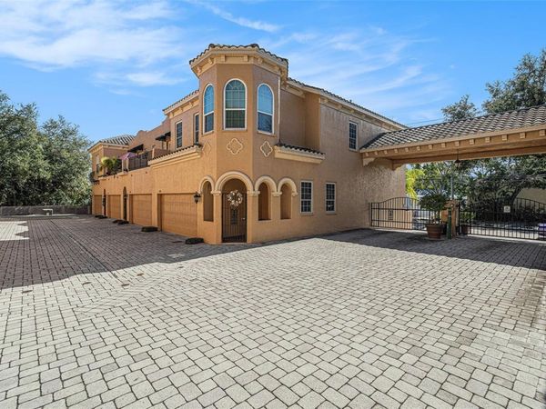 2904 HANSEN MANOR LANE, TAMPA, FL 33611