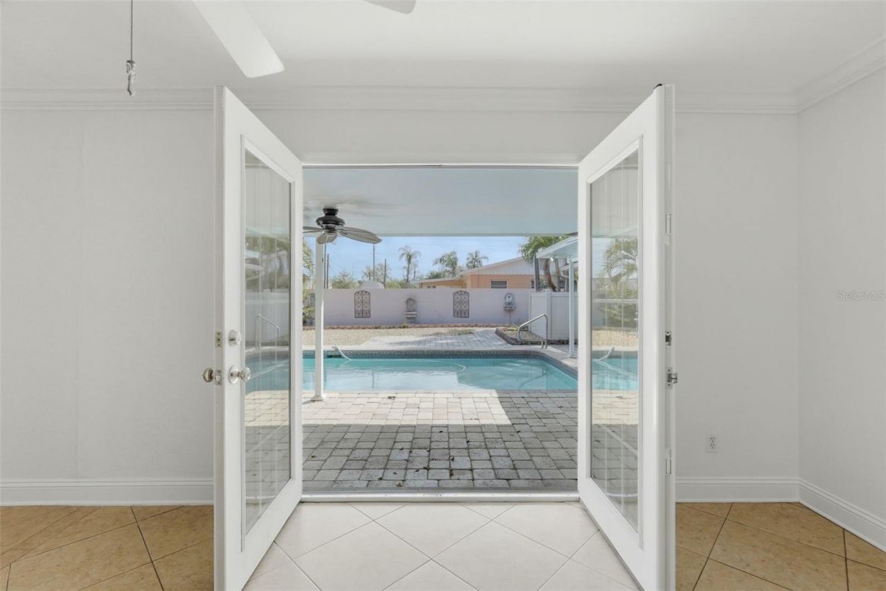 8235 39th Avenue N, Saint Petersburg, FL 33709 Photo