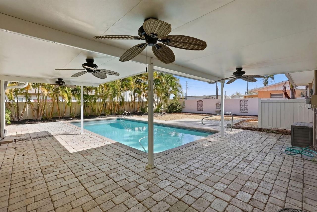 8235 39th Avenue N, Saint Petersburg, FL 33709 Photo