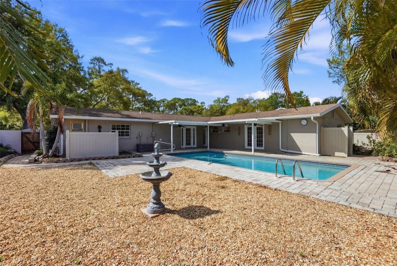 8235 39th Avenue N, Saint Petersburg, FL 33709 Photo