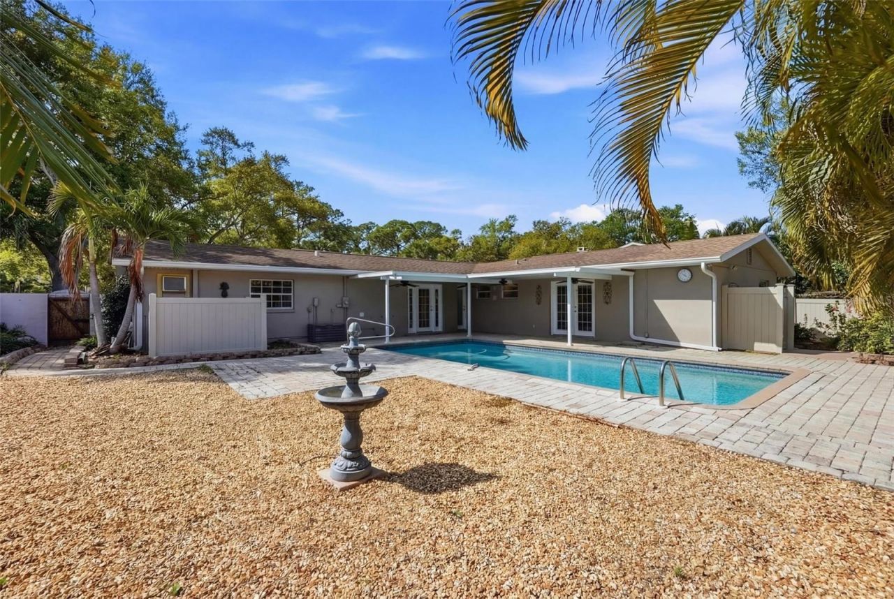 8235 39th Avenue N, Saint Petersburg, FL 33709 Photo