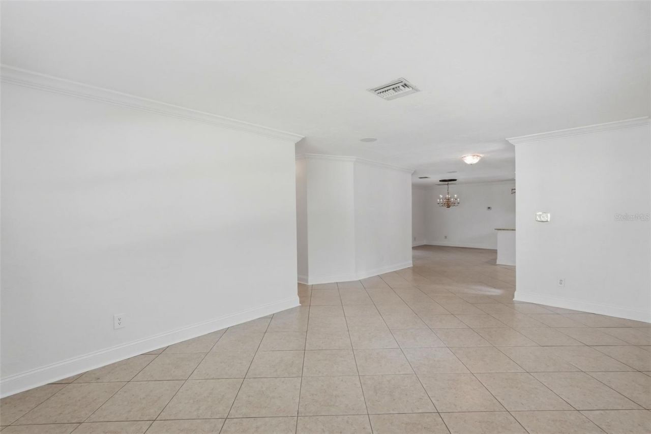 8235 39th Avenue N, Saint Petersburg, FL 33709 Photo