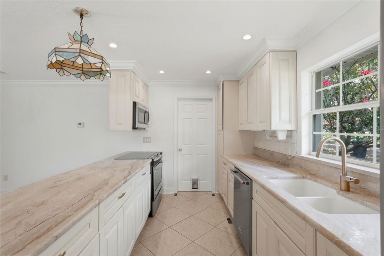 8235 39th Avenue N, Saint Petersburg, FL 33709 Photo