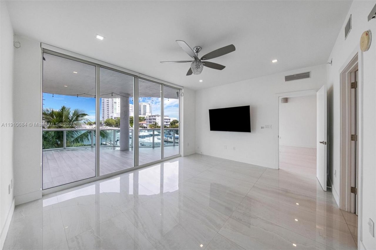 7918 Harbour Island Dr, Unit 207, North Bay Village, FL 33141 Photo