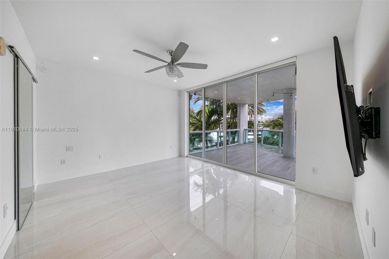 7918 Harbour Island Dr, Unit 207, North Bay Village, FL 33141 Photo