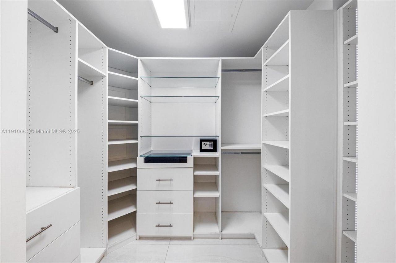 7918 Harbour Island Dr, Unit 207, North Bay Village, FL 33141 Photo