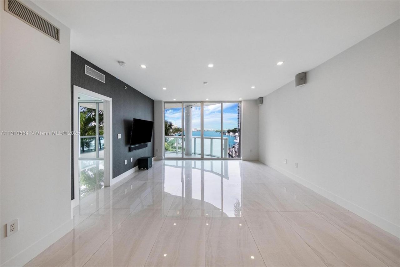 7918 Harbour Island Dr, Unit 207, North Bay Village, FL 33141 Photo