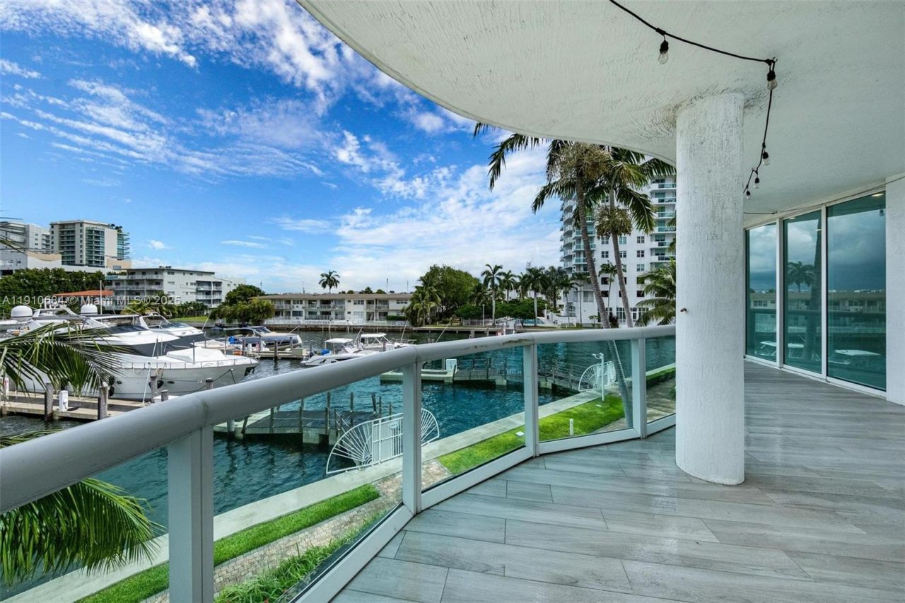 7918 Harbour Island Dr, Unit 207, North Bay Village, FL 33141 Photo