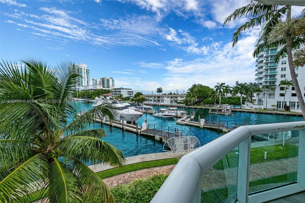 7918 Harbour Island Dr, Unit 207, North Bay Village, FL 33141 Photo