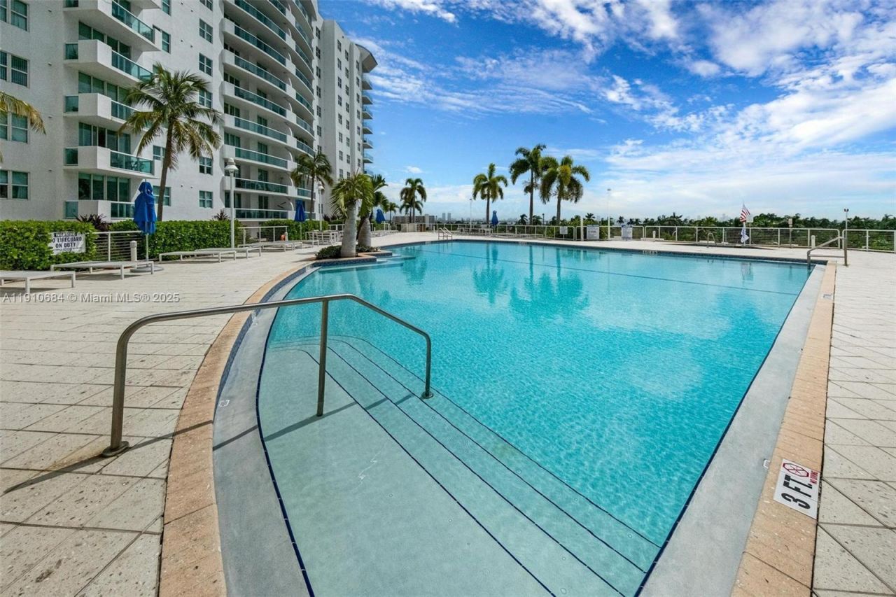 7918 Harbour Island Dr, Unit 207, North Bay Village, FL 33141 Photo