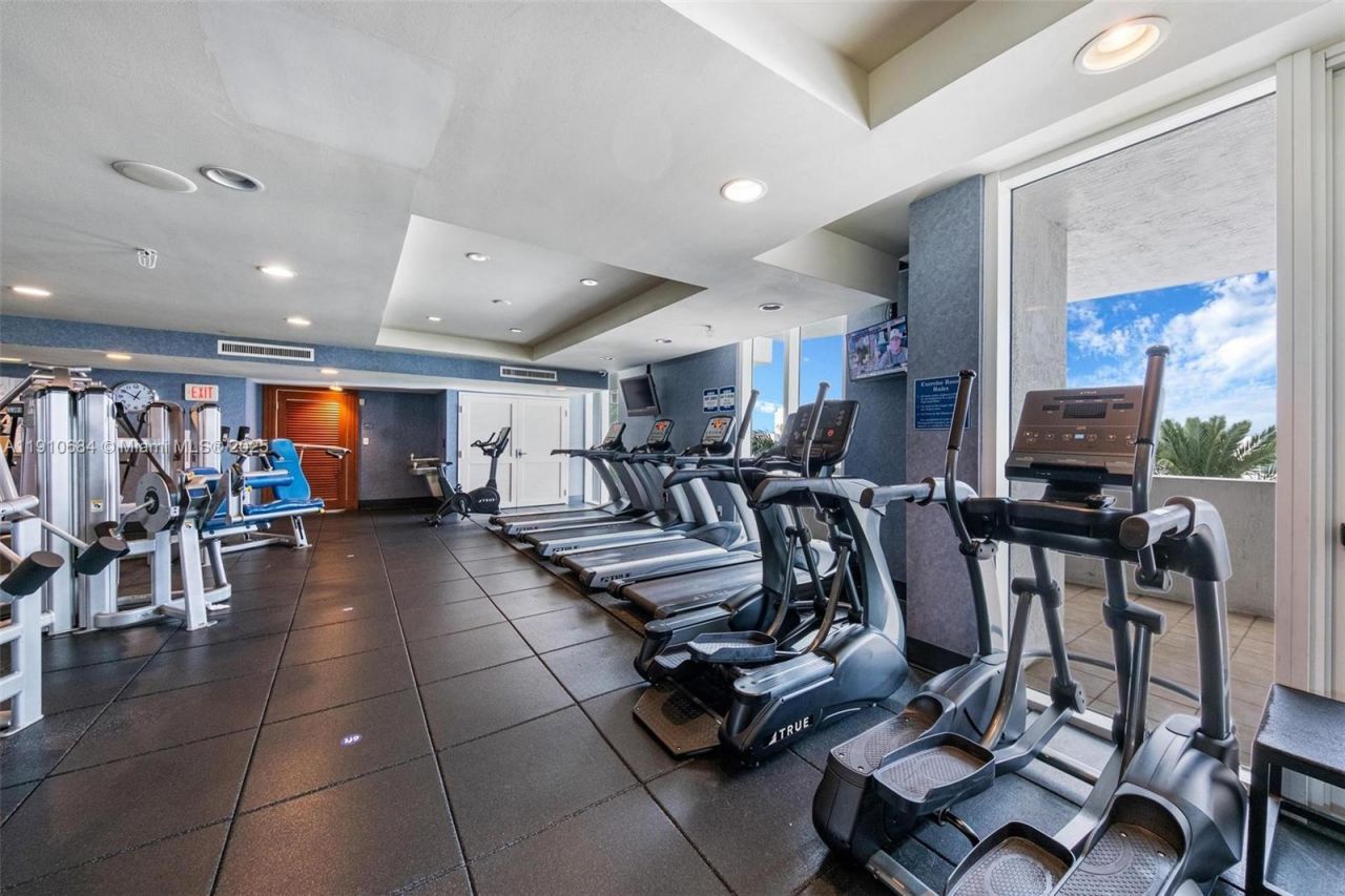 7918 Harbour Island Dr, Unit 207, North Bay Village, FL 33141 Photo