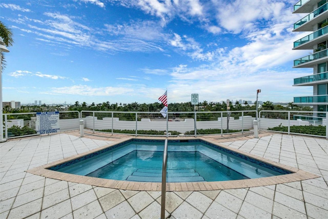 7918 Harbour Island Dr, Unit 207, North Bay Village, FL 33141 Photo