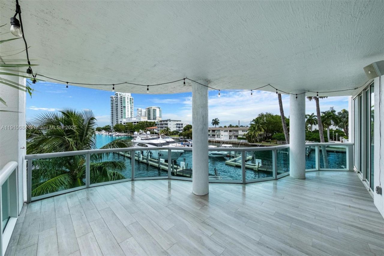 7918 Harbour Island Dr, Unit 207, North Bay Village, FL 33141 Photo