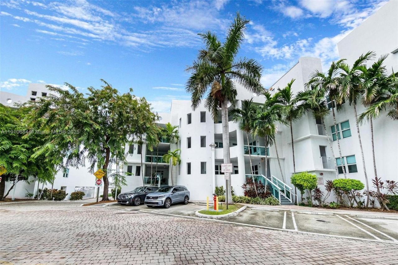 7918 Harbour Island Dr, Unit 207, North Bay Village, FL 33141 Photo