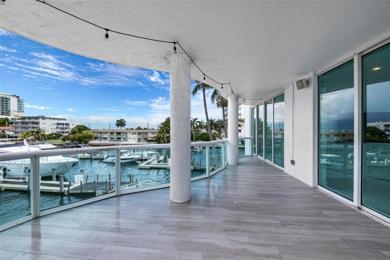 7918 Harbour Island Dr, Unit 207, North Bay Village, FL 33141 Photo