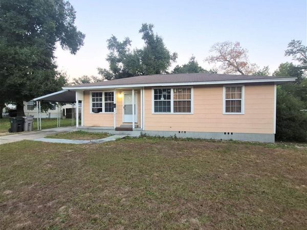 525 Pelham Rd, Pensacola, FL 32507