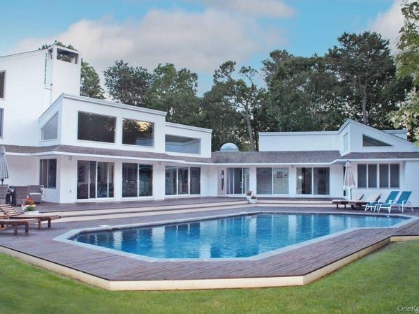 14 Indian Pipe Drive, Quogue, NY 11959