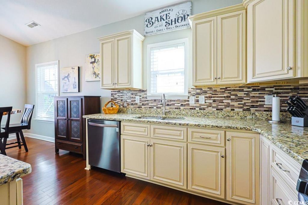 4409 Grande Harbour Blvd. Photo 9