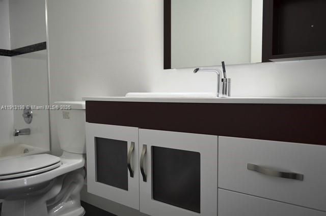 290 174th St, Unit M10, Sunny Isles Beach, FL 33160 Photo