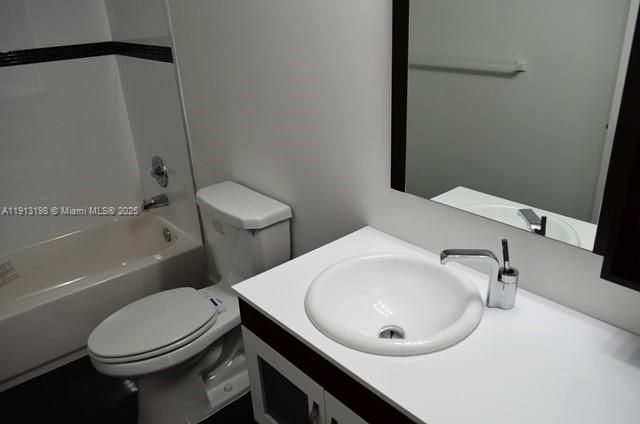 290 174th St, Unit M10, Sunny Isles Beach, FL 33160 Photo