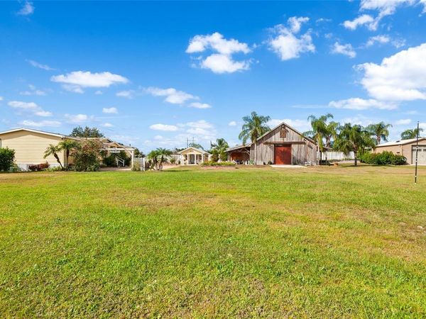 2799 BAY LAKE RESORT ROAD, POLK CITY, FL 33868