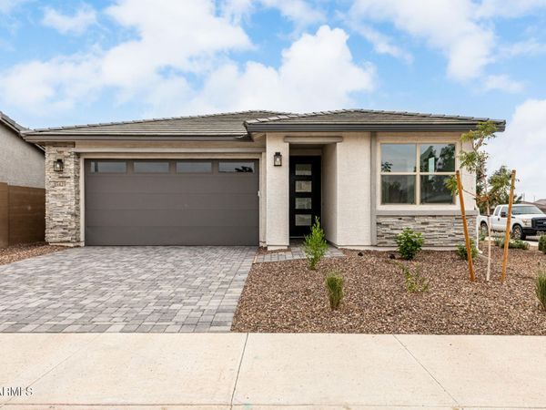 5423 W ROYAL PALM Road, Glendale, AZ 85302