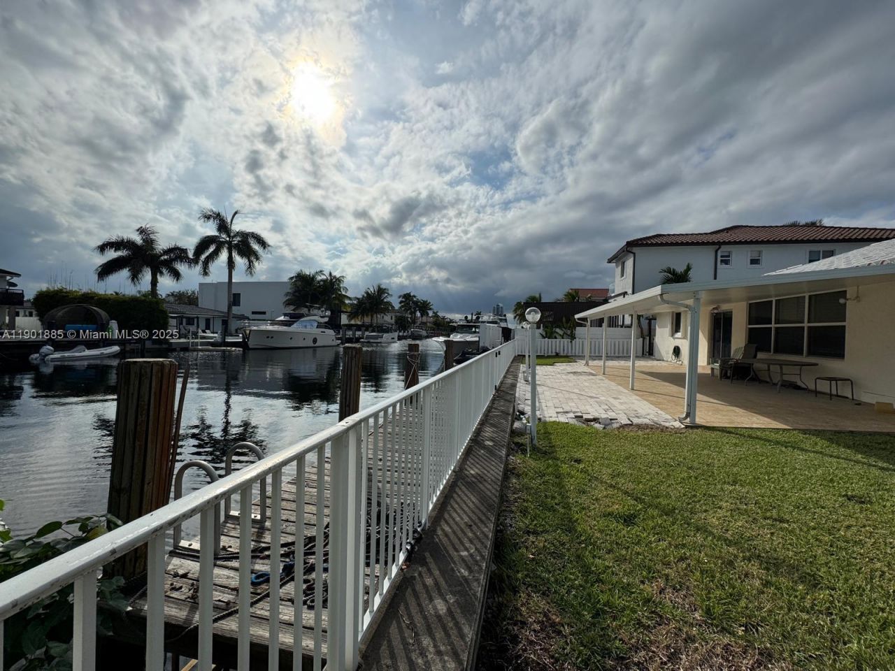 3428 NE 169th St, North Miami Beach, FL 33160 Photo