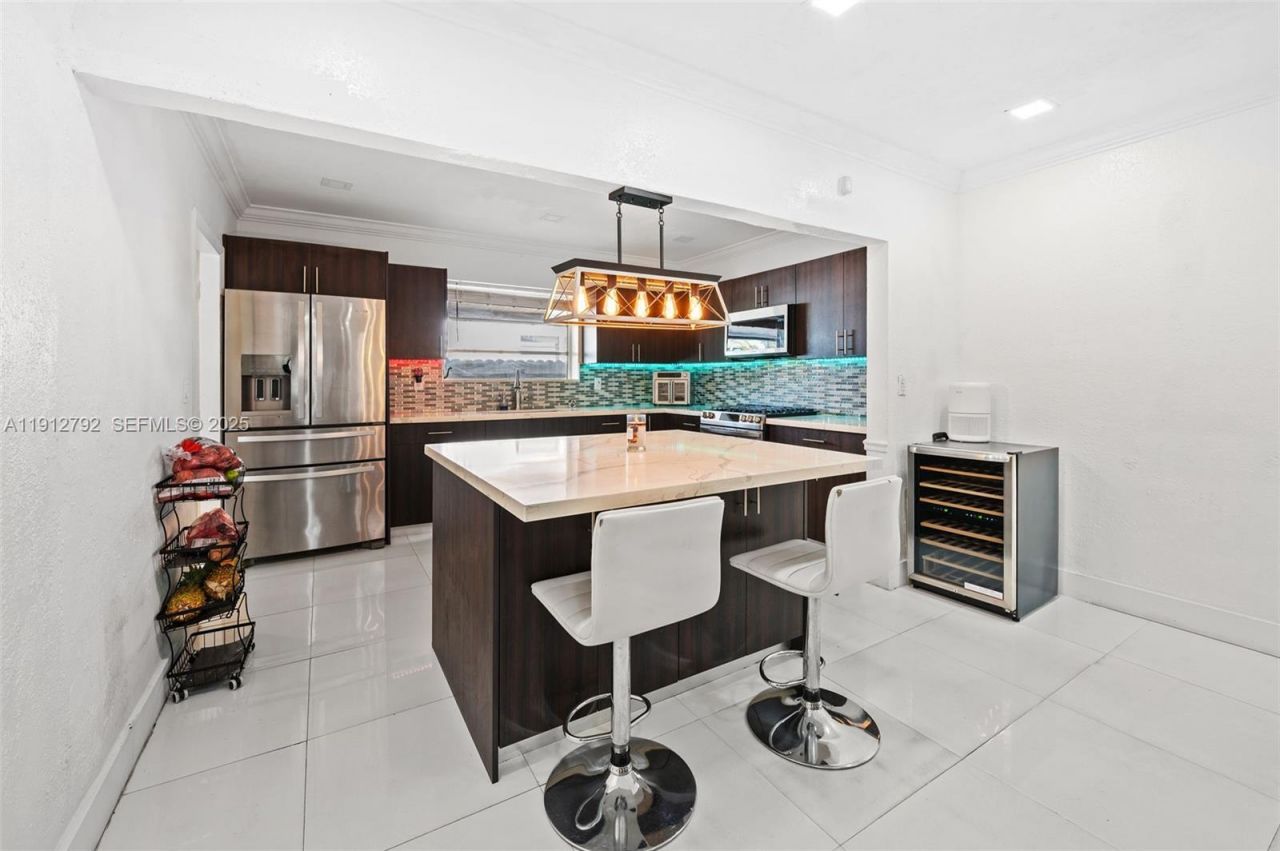 5355 W 5th Ln, Hialeah, FL 33012 Photo