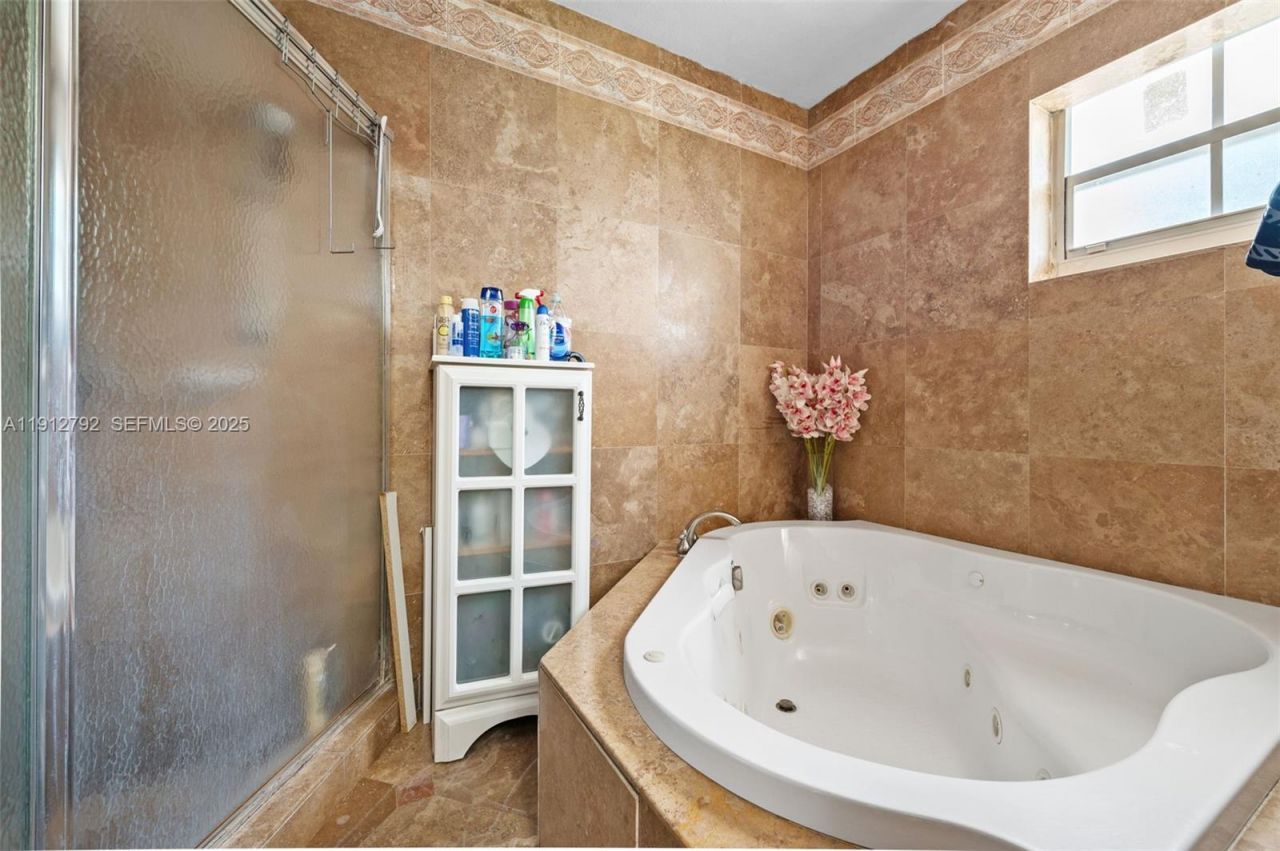 5355 W 5th Ln, Hialeah, FL 33012 Photo