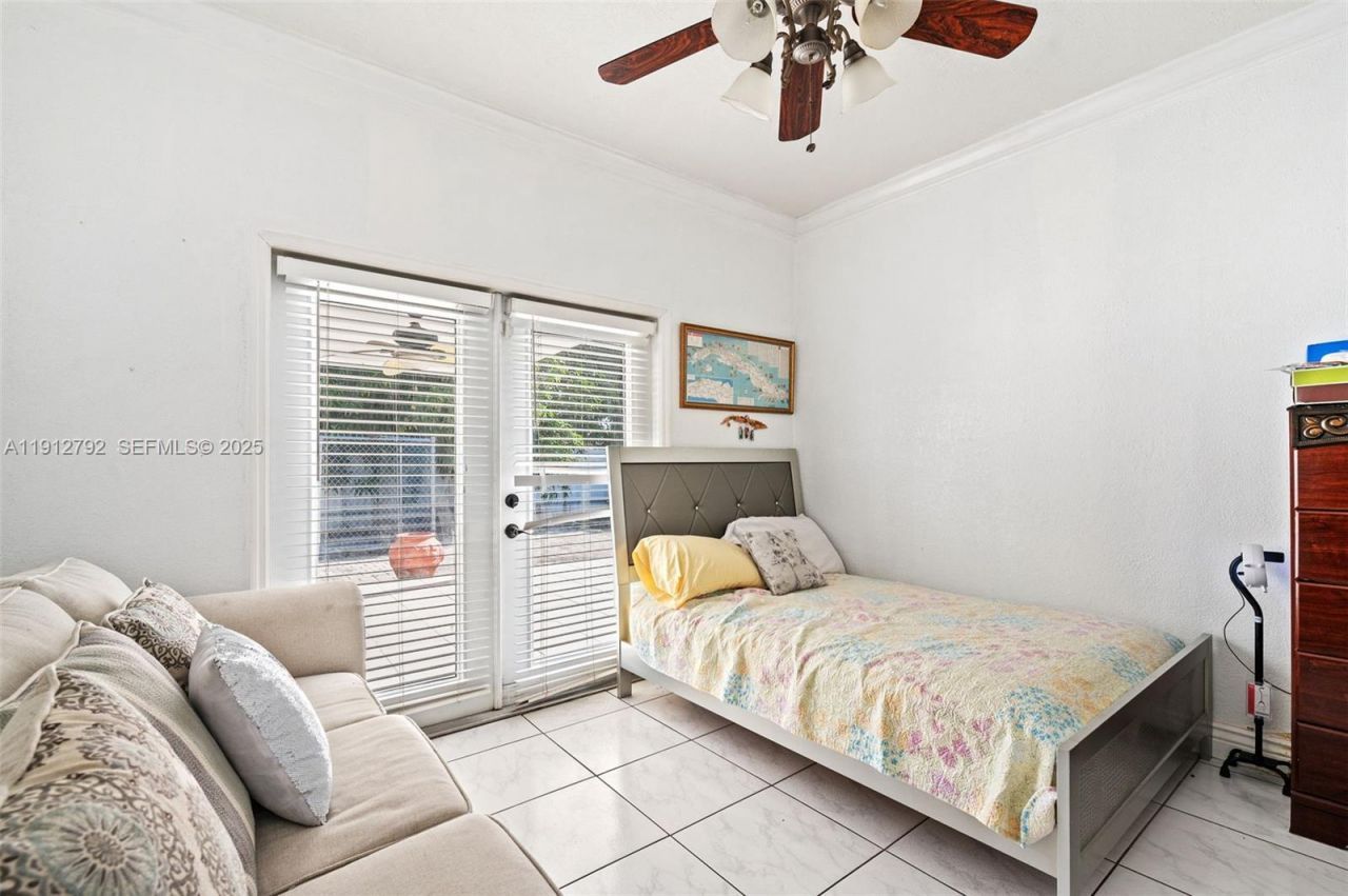 5355 W 5th Ln, Hialeah, FL 33012 Photo