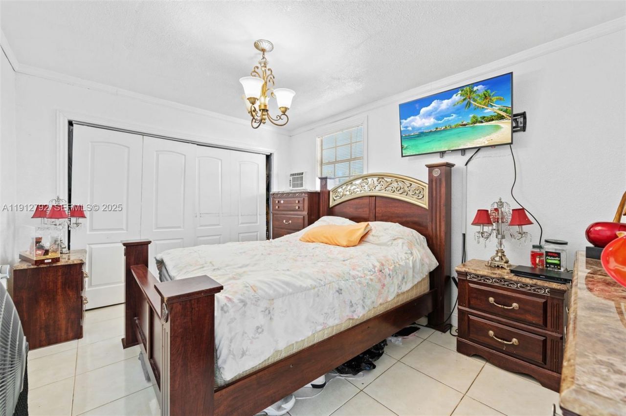 5355 W 5th Ln, Hialeah, FL 33012 Photo