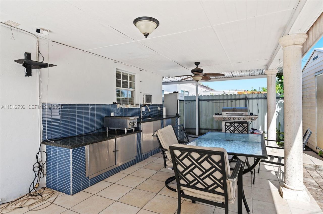 5355 W 5th Ln, Hialeah, FL 33012 Photo