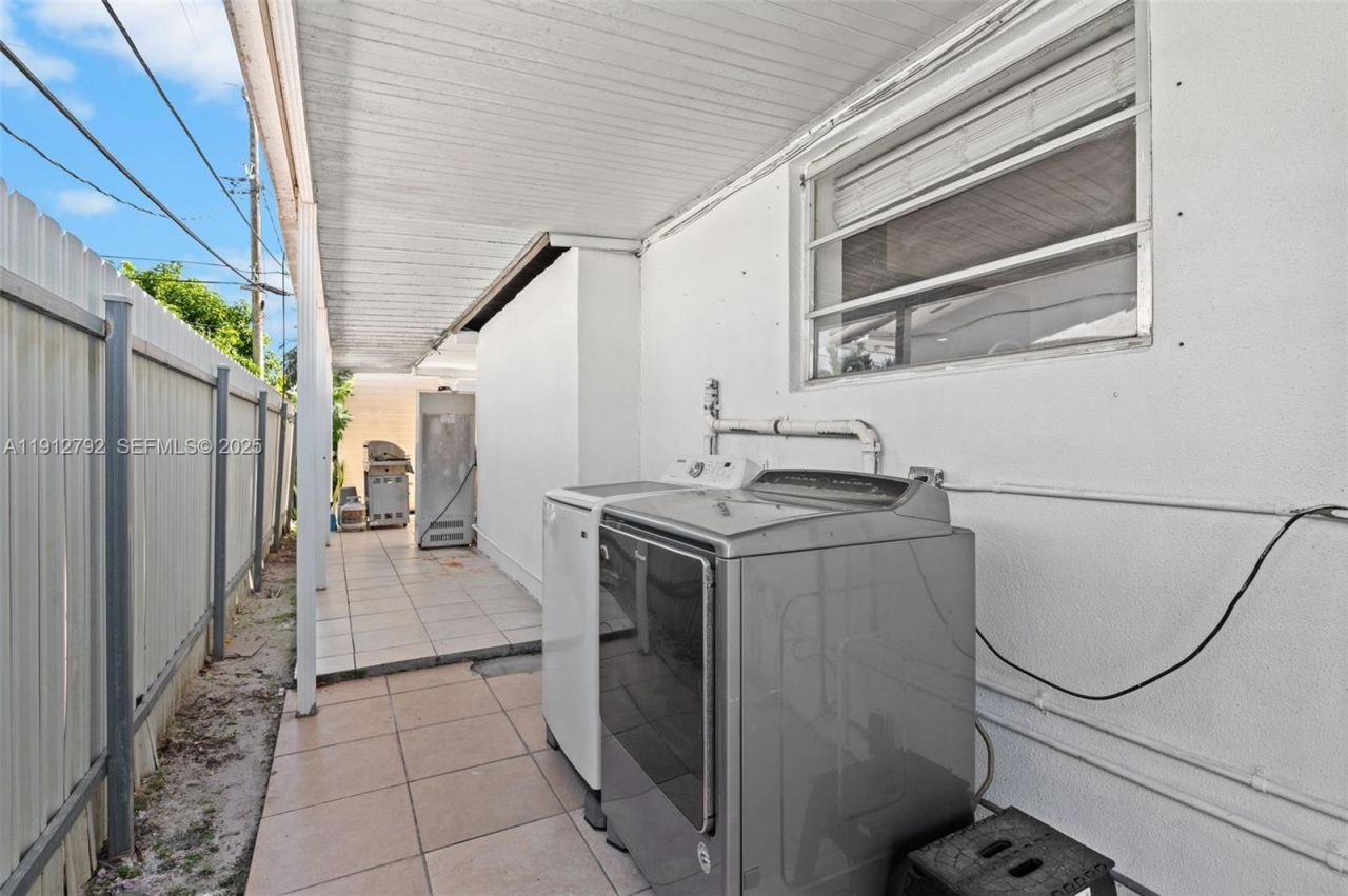 5355 W 5th Ln, Hialeah, FL 33012 Photo