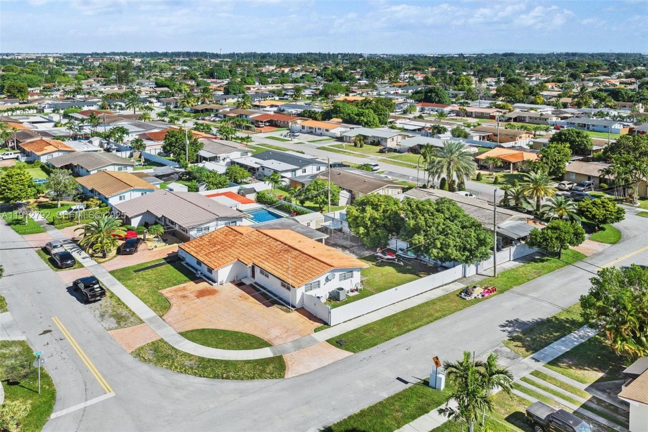 5355 W 5th Ln, Hialeah, FL 33012 Photo