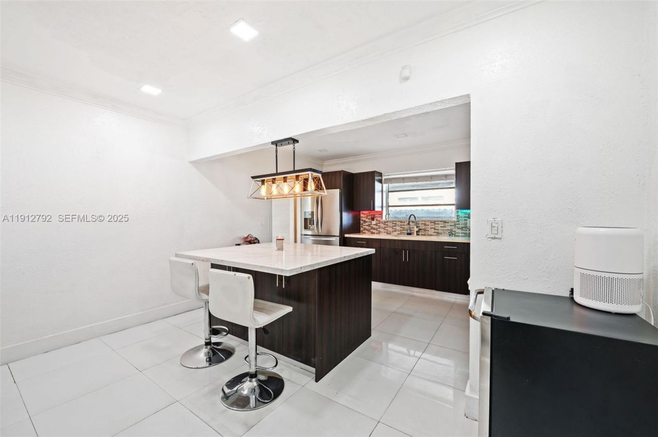 5355 W 5th Ln, Hialeah, FL 33012 Photo